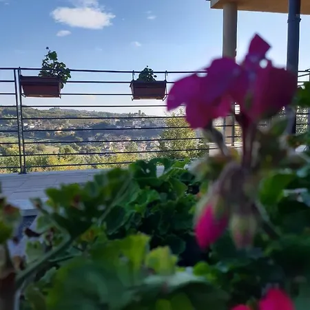 Confinedeisanti Bed and breakfast