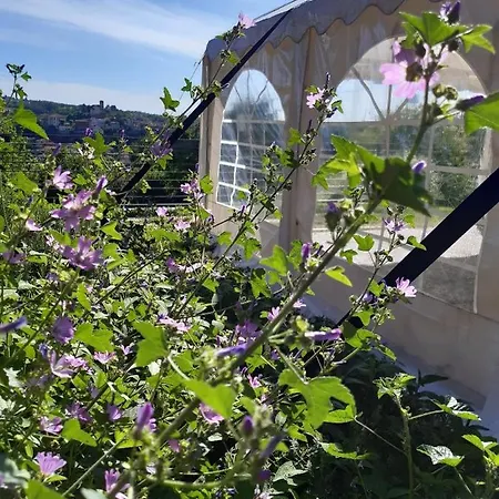 Confinedeisanti Bed and breakfast